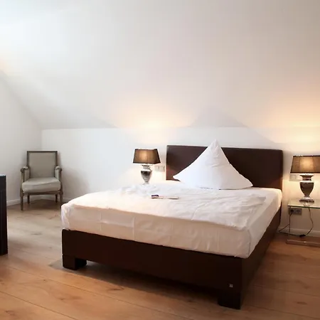 Altes Zollhaus 4*